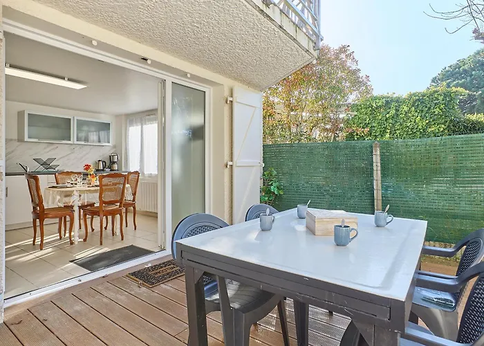 Ikos - 200m Du Port Apartment *